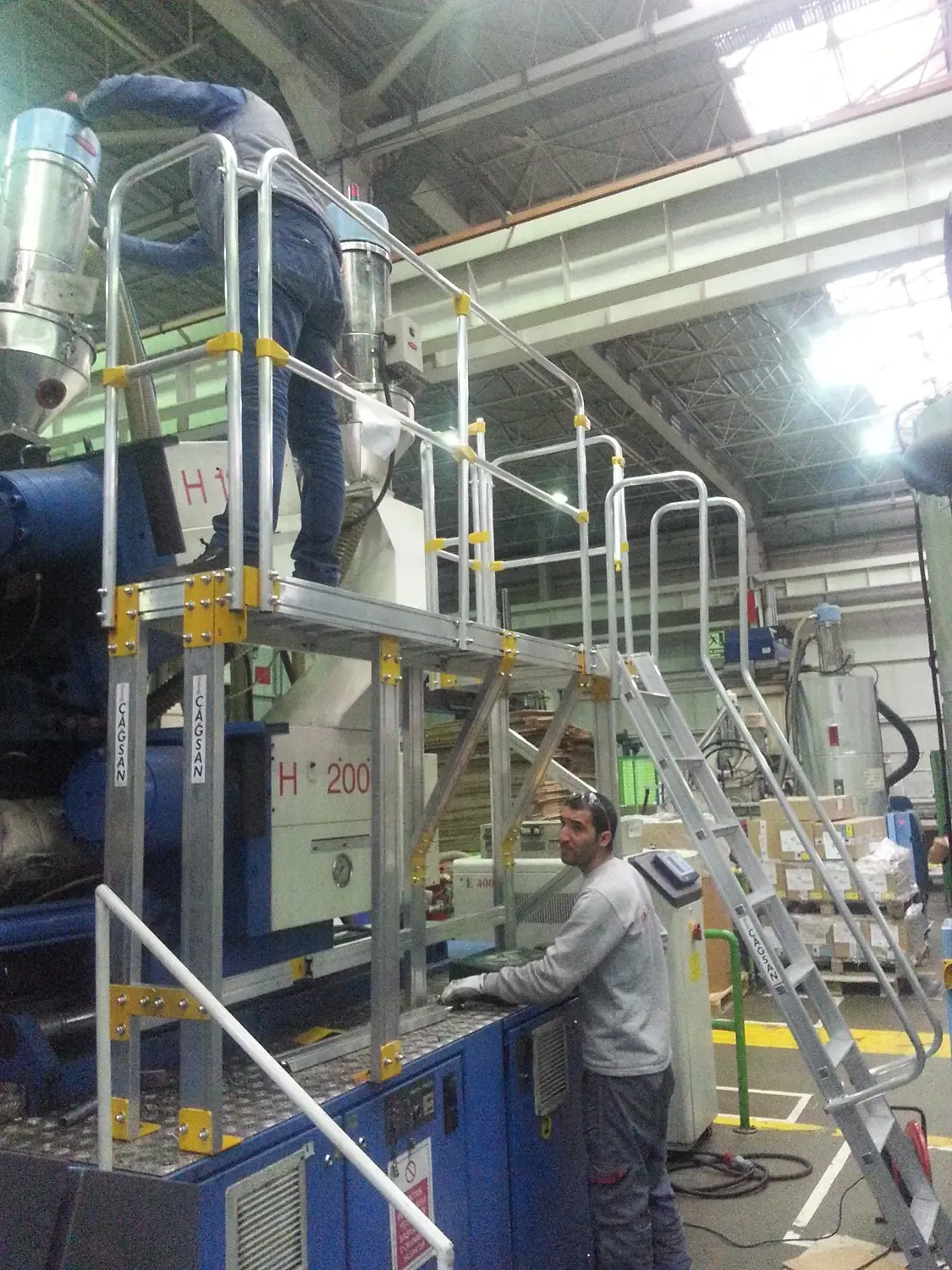Platformă de acces pentru rezervoare, silozuri și HVAC — imaginea 1