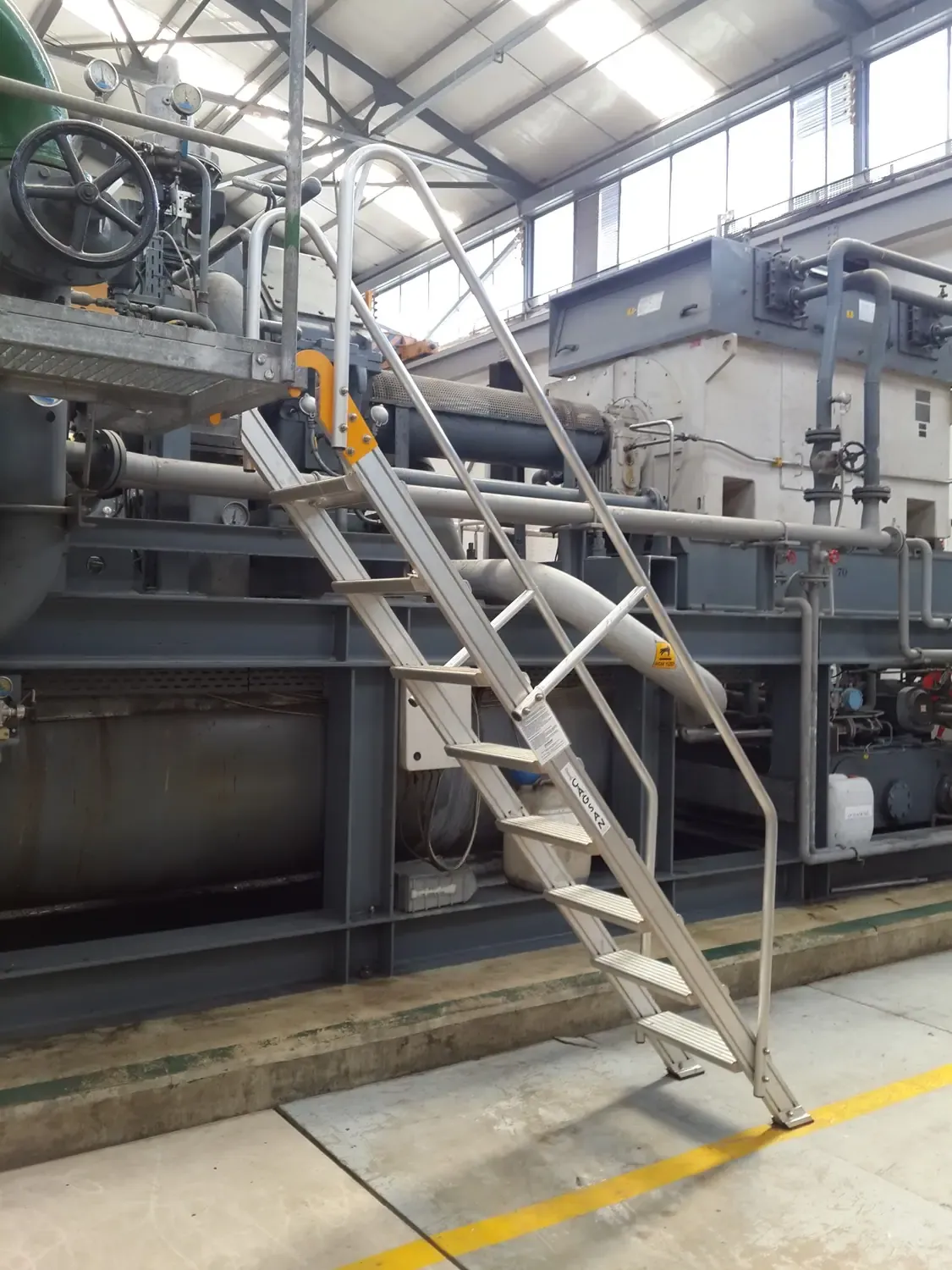 Scară industrială pentru depozite și rafturi — imaginea 1