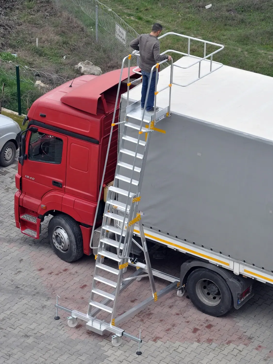 Platformă mobilă și reglabilă industrială — imaginea 2