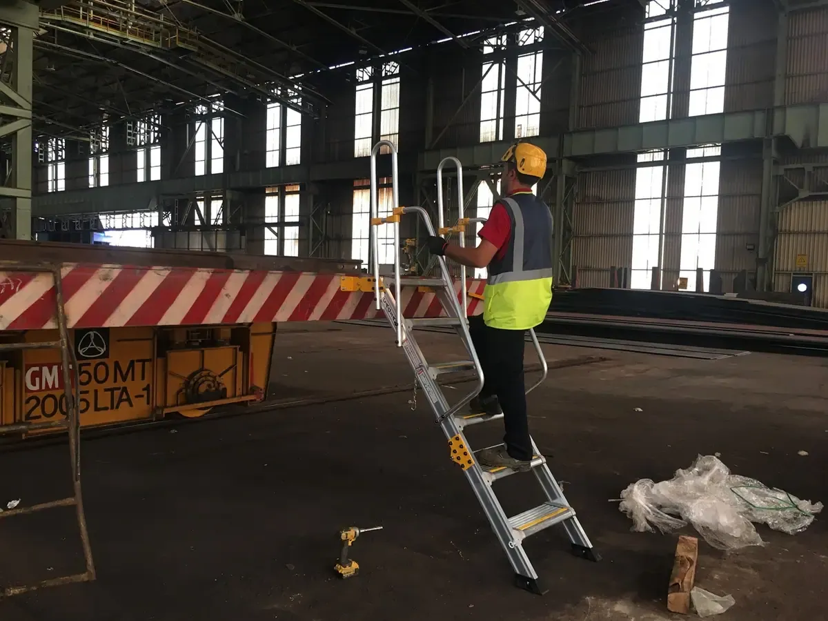 Scară industrială pentru depozite și rafturi — imaginea 5