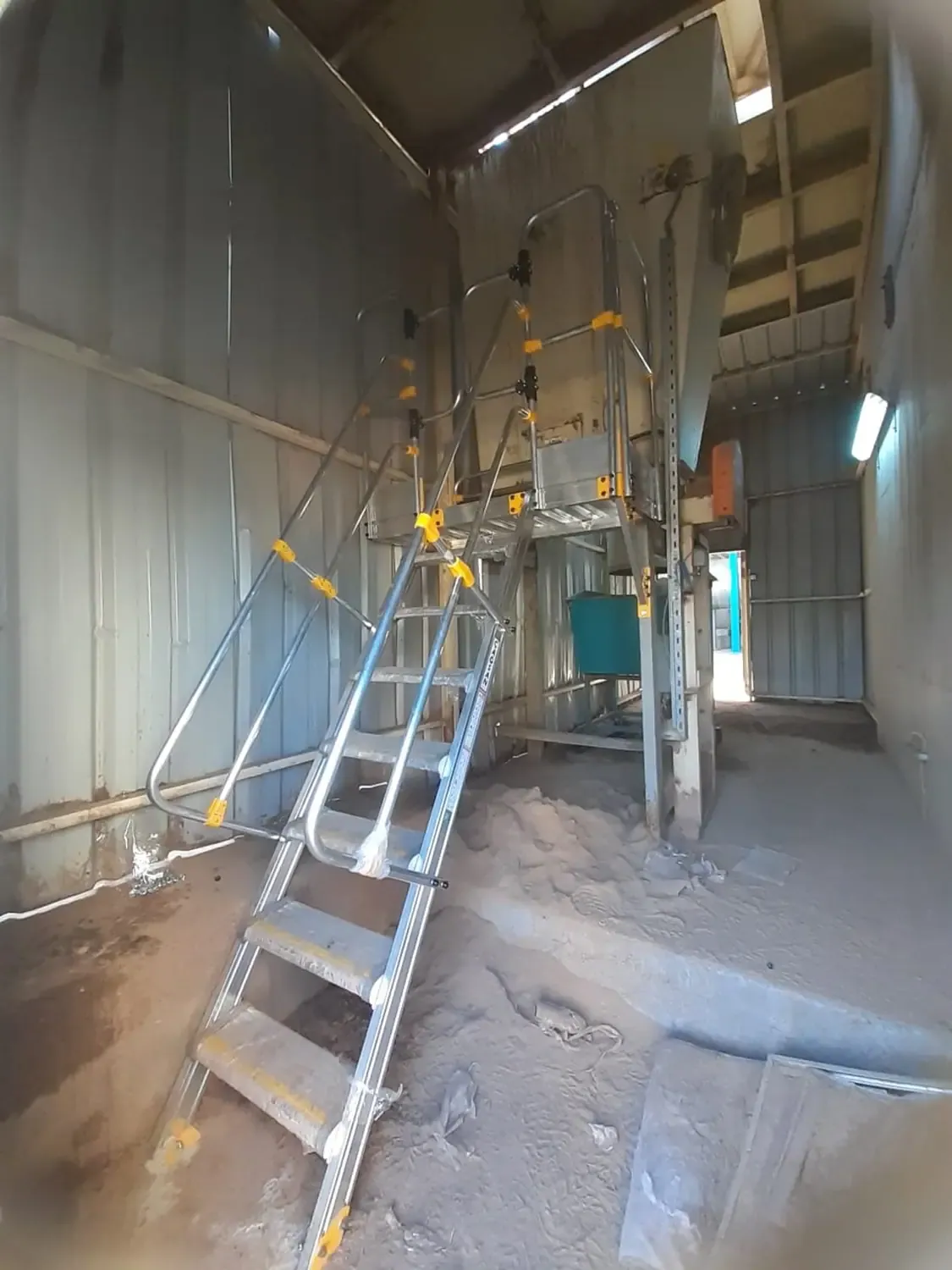 Platformă de acces pentru rezervoare, silozuri și HVAC — imaginea 9