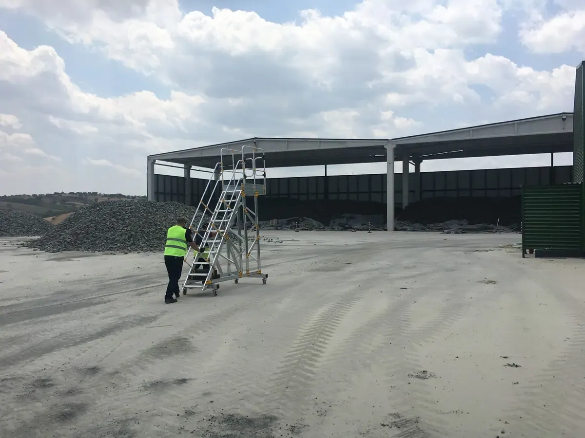 Platformă mobilă și reglabilă industrială — imaginea 22
