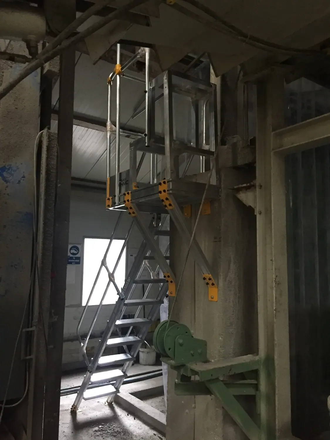 Platformă de acces pentru rezervoare, silozuri și HVAC — imaginea 26