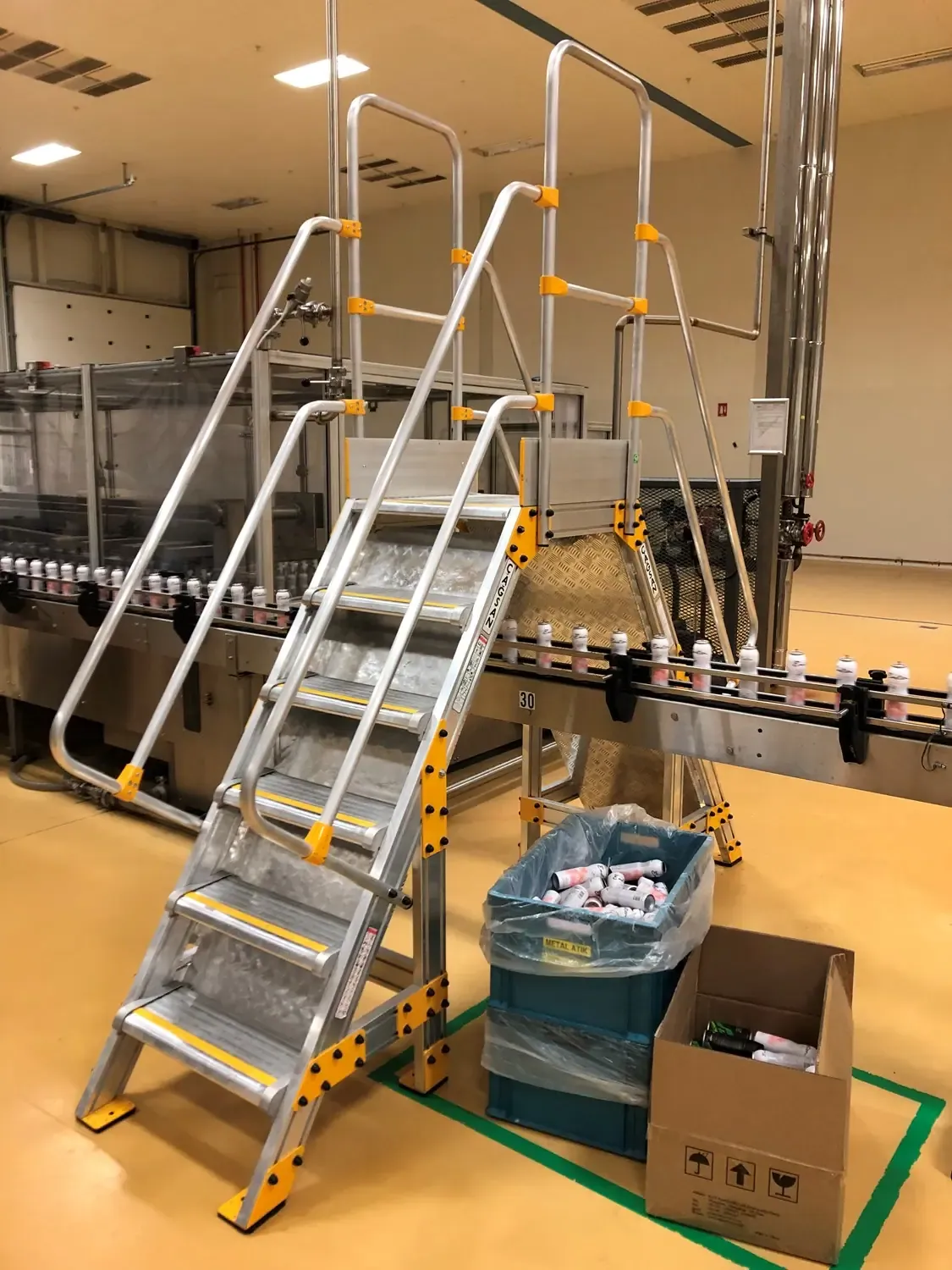 Platformă de trecere peste bandă transportoare — imaginea 31