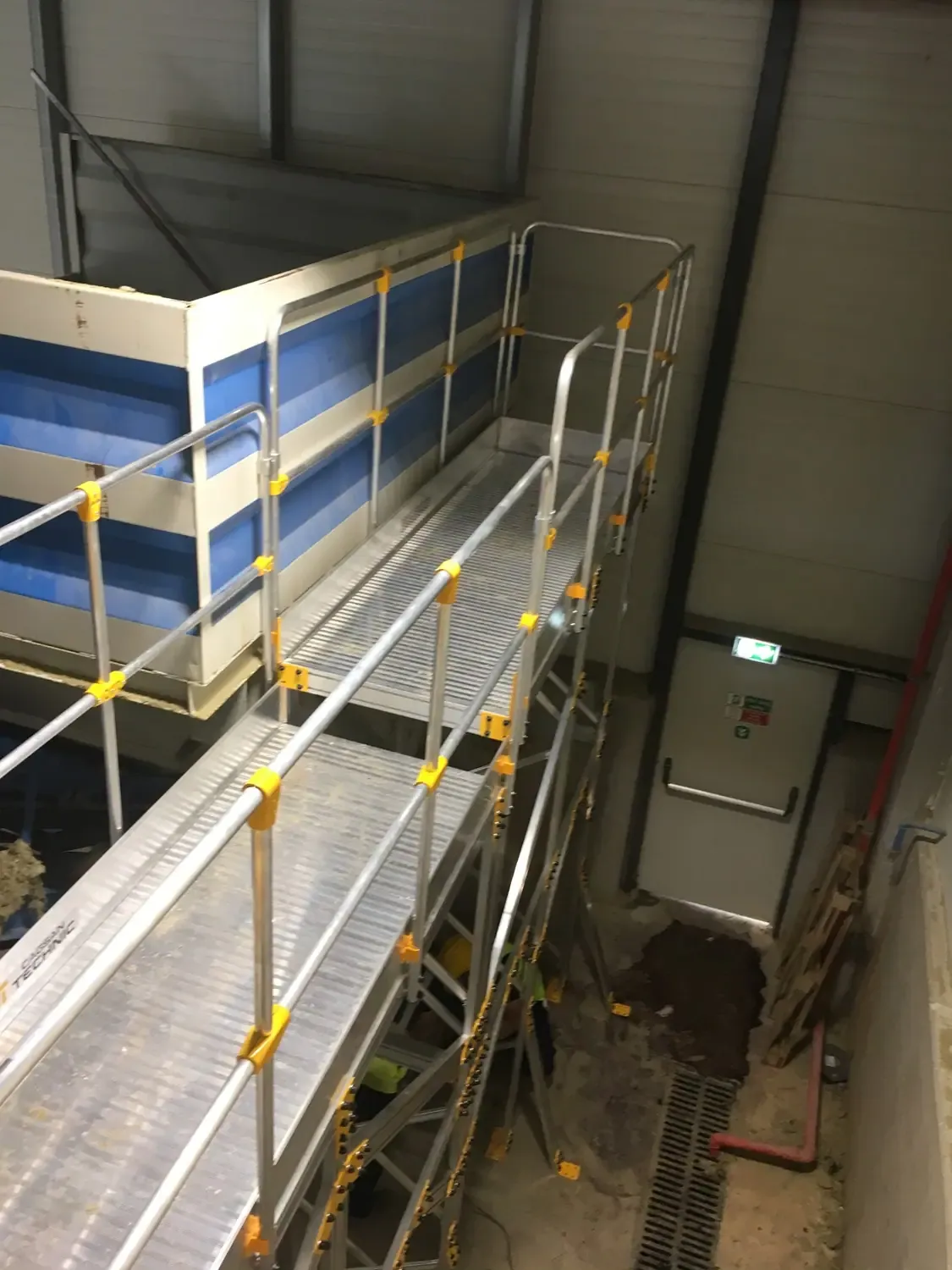 Platformă de acces pentru rezervoare, silozuri și HVAC — imaginea 32